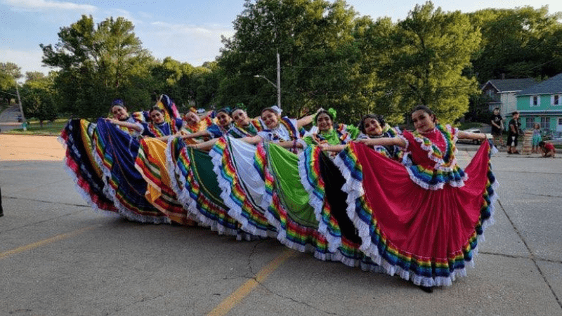 Mexican dancers in colorful dresses